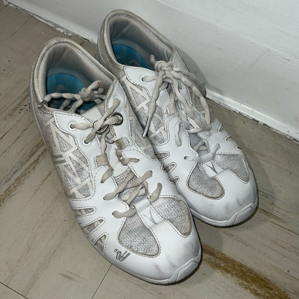 Varsity Last Pass 3.0 Cheer Sneakers Gem